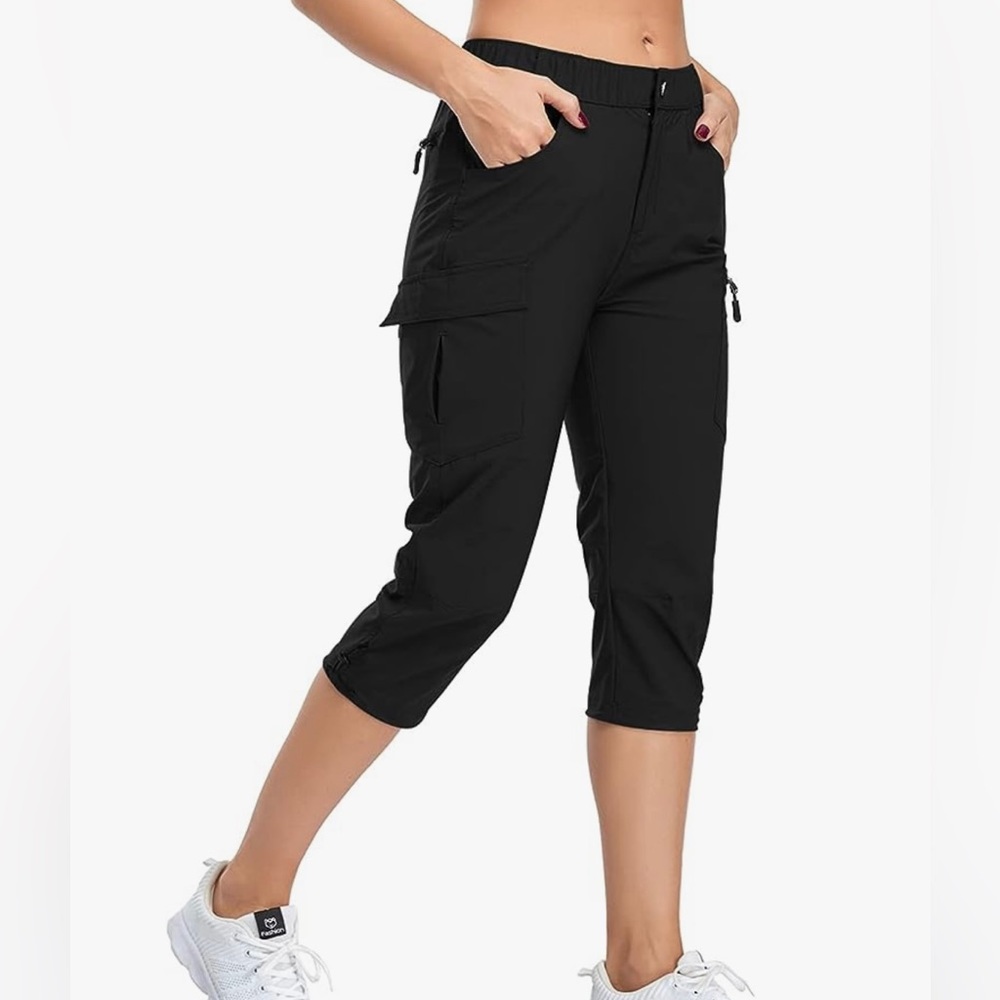 NWT - Gymbrave women’s cargo capris
